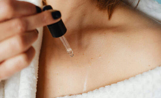 Aplicación práctica de los aceites esenciales, en tratamientos de estética