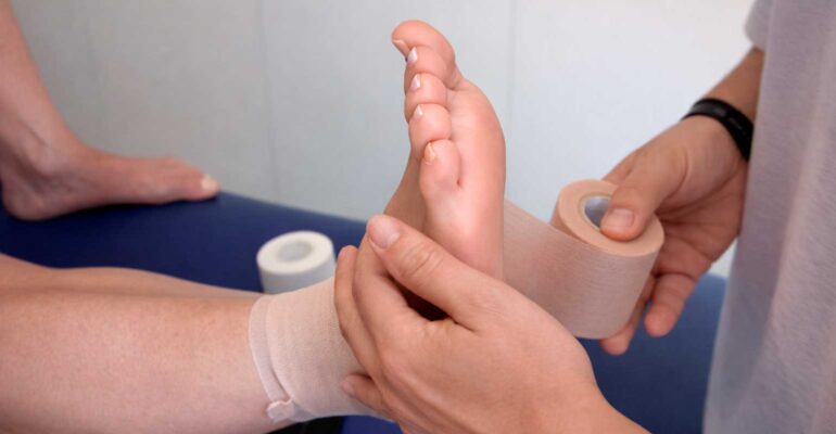 tapping, vendaje funcional, en centro de formación en salud integrativa, ISMET Barcelona