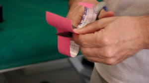 Técnica del vendaje neuromuscular kinesio taping, taping japonés, avanzado, en centro de formación ISMET Barcelona