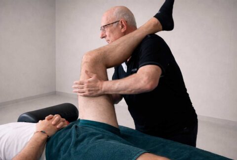 Lesiones deportivas, exploración y tratamiento manual impartido por el Dr. Sagrera, en centro de formación ISMET Barcelona