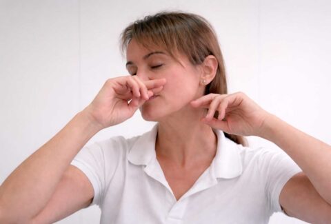 Automasaje rejuvenecimiento facial japonés, con Ana Sánchez, en centro de formación ISMET Barcelona