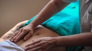 Drenaje linfático manual en piernas y abdomen. Basado en el método Vodder