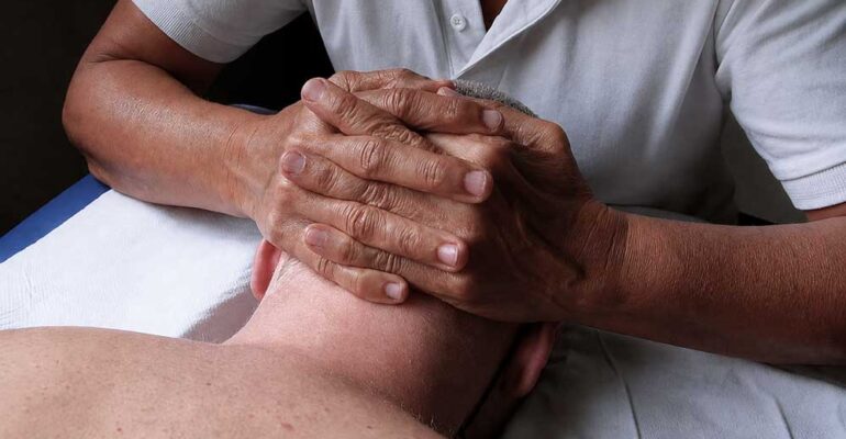Curso nuevo masaje alivio dolor cervical, en escuela de formación ISMET