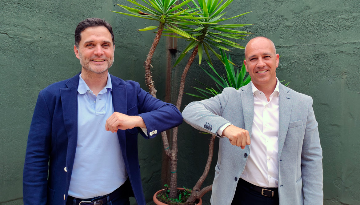 Álex Badrena y Alex Rosales firman convenio de colaboración