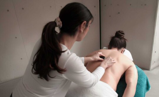 Stone therapy, masaje con piedras volcánicas