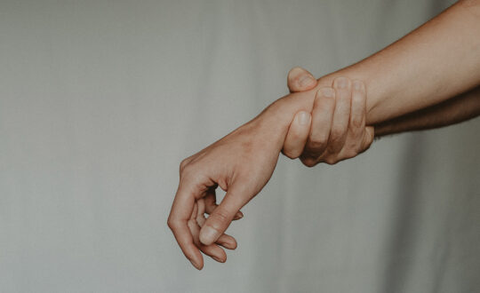 Tratamiento del dolor en articulaciones de extremidades, método Dr. Strán