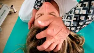 Abordaje terapéutico de suturas craneales con osteopatía