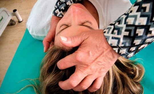 Abordaje terapéutico de suturas craneales con osteopatía