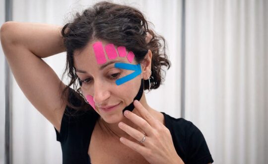 Kinesiotape aplicado a la estética, centro de formación en salud integrativa, Barcelona