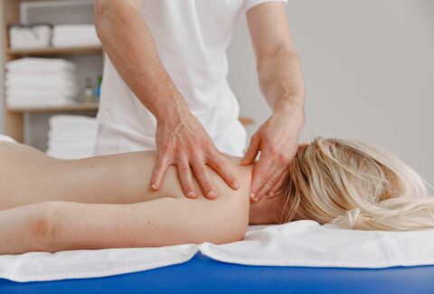 curso 15 Maniobras descontracturantes en tratamiento manual de espalda, en Barcelona escuela ISMET